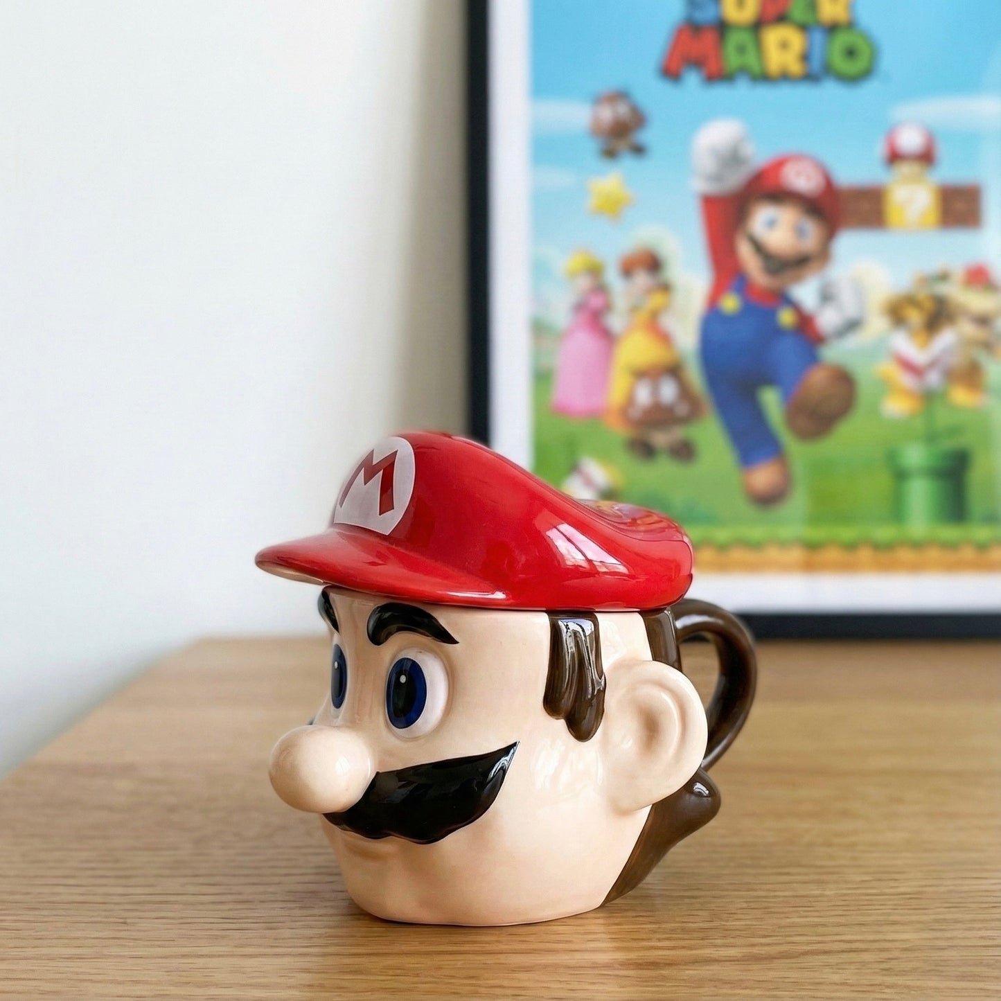 Super Mario keramička šolja s crvenom kapom i brkovima