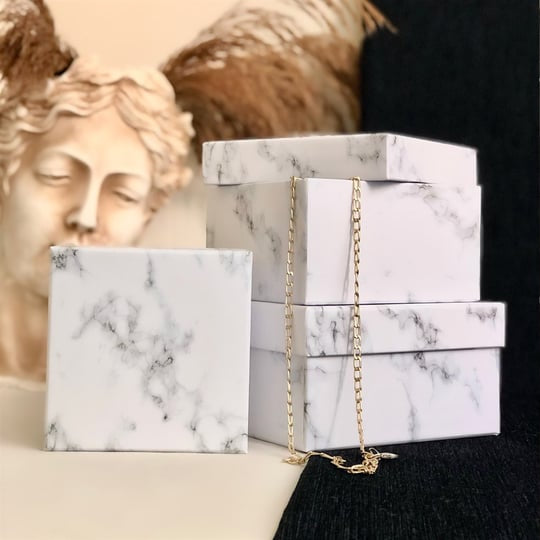 Marble-patterned stone ukrasna kutija s zlatnim lancem za elegantno spremanje