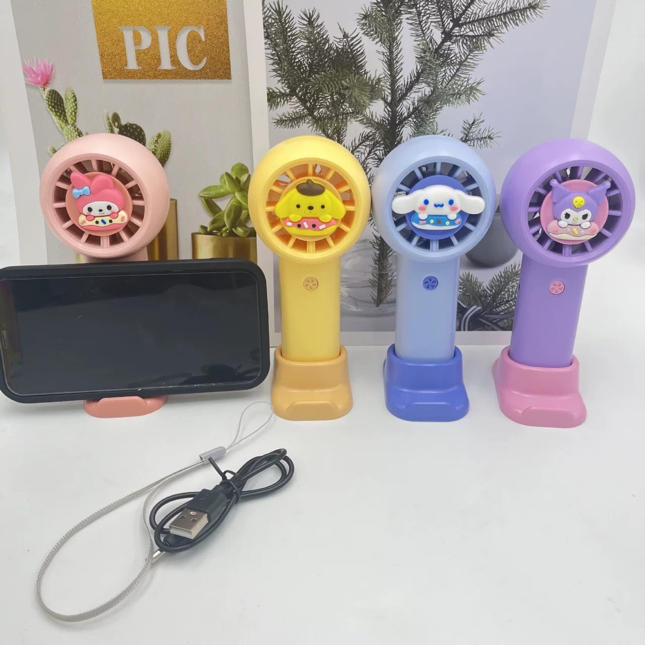 Slatka 10 cm ručna ventilatorica Hello Kitty Kuromi s žutim lavom