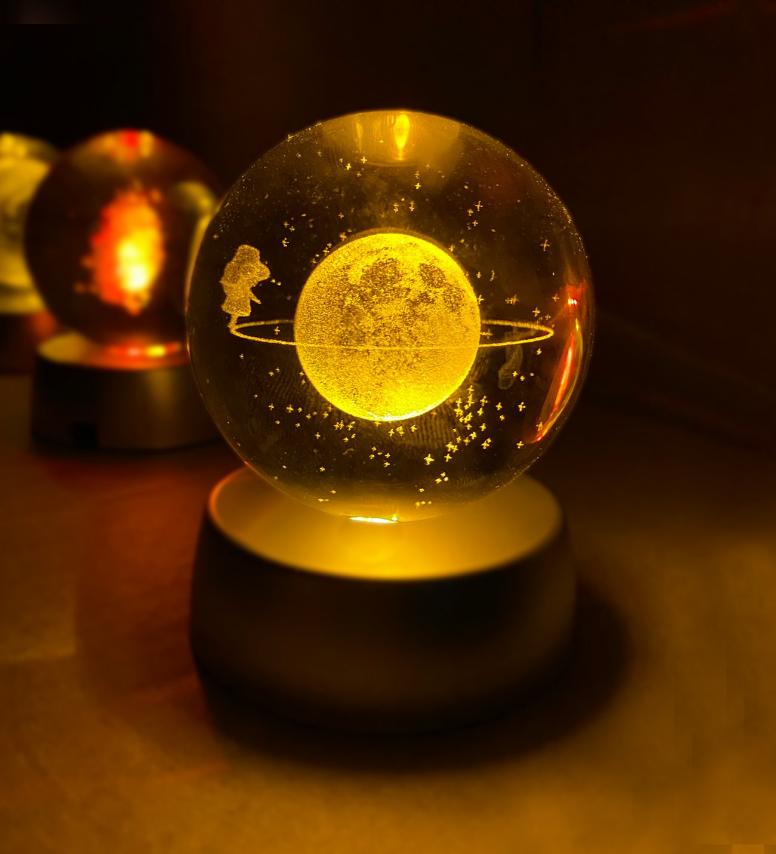 Iluminirana kristalna lopta s dizajnom planeta KUGLA PLANET GIRL