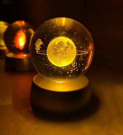 Iluminirana kristalna lopta s dizajnom planeta KUGLA PLANET GIRL