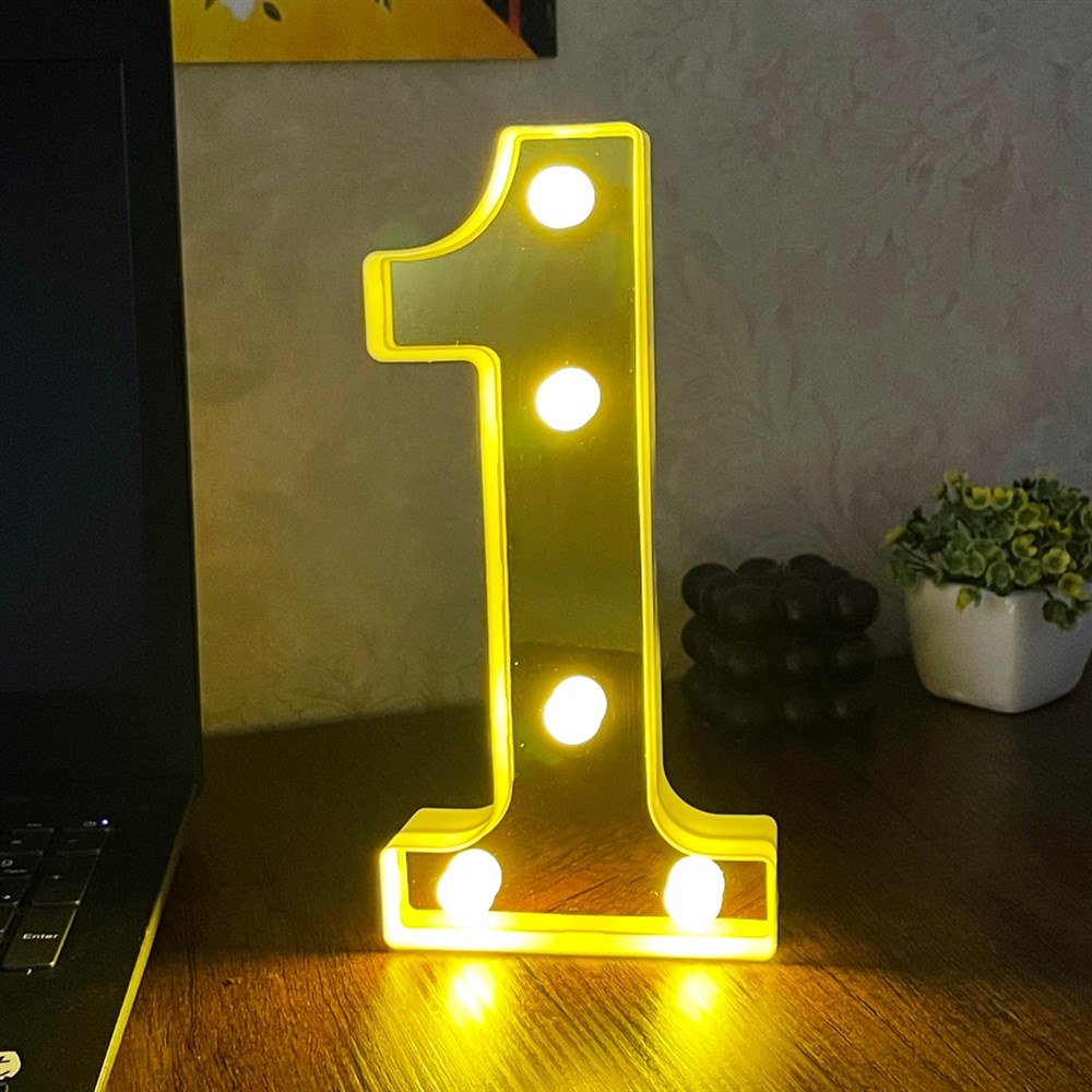 Osvijetljeni broj jedan na proizvodu JEDAN 1 LAMPA