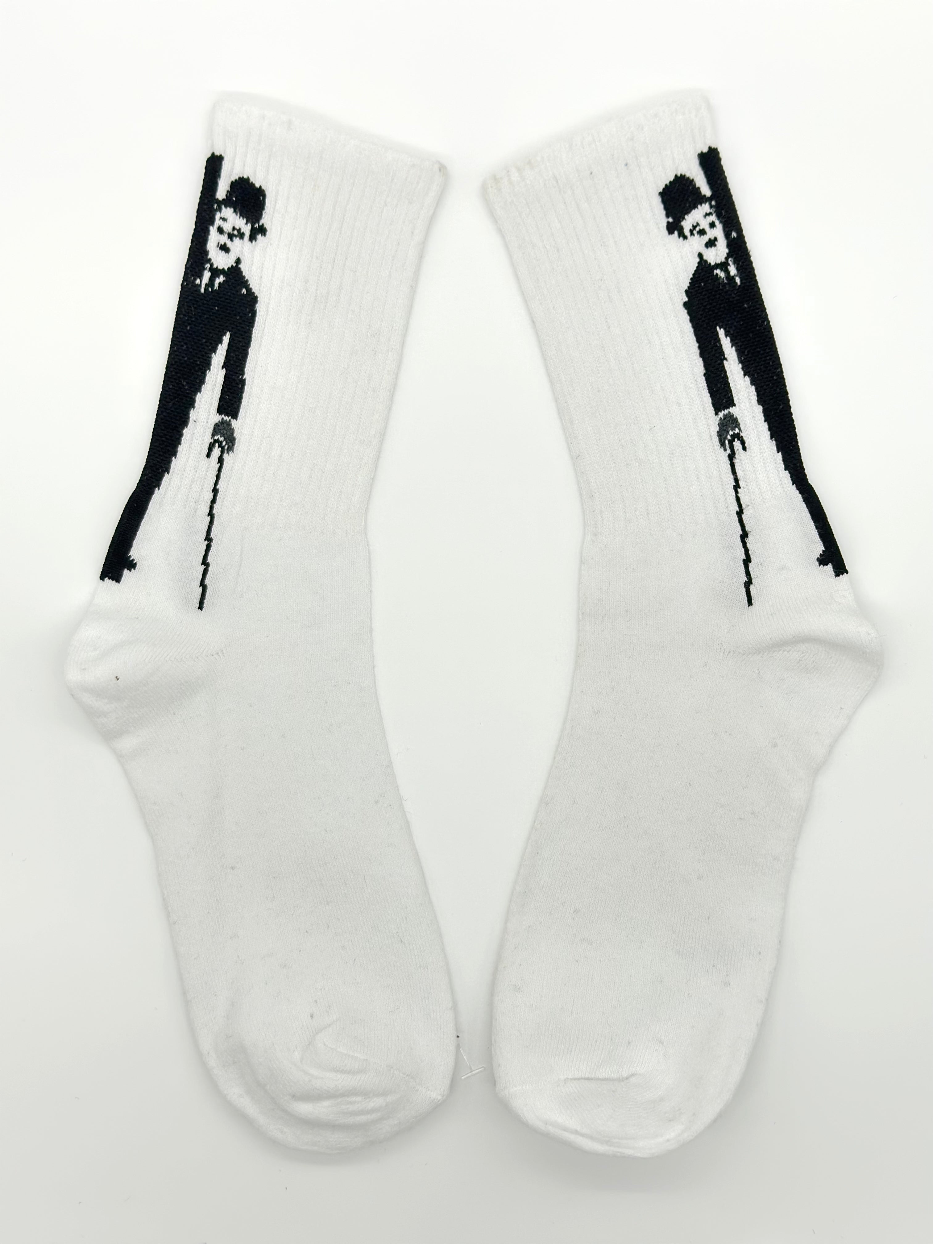 Bijele čarape s dizajnom Charlie Chaplina za ljubitelje klasične komedije