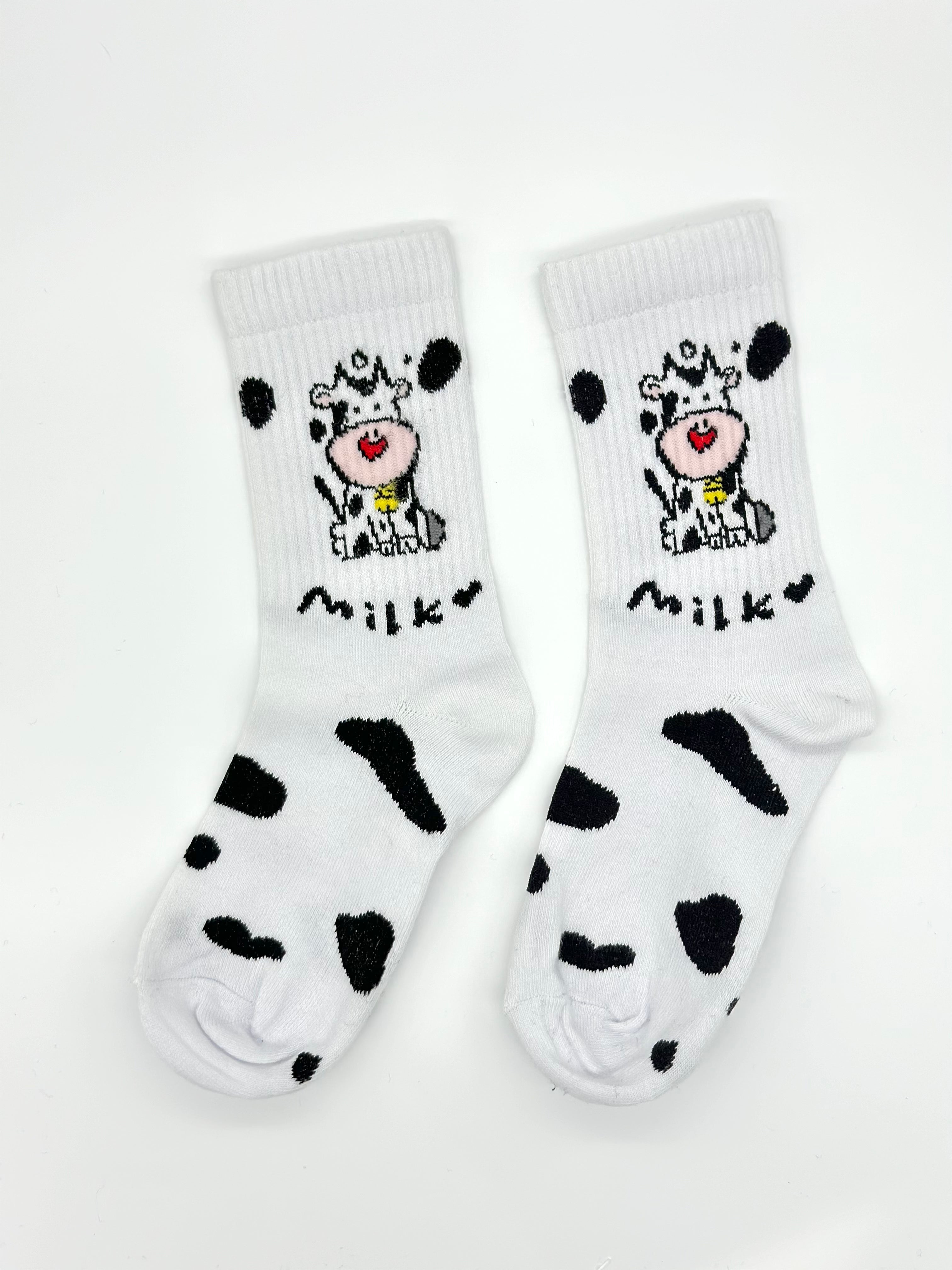 Bijele čarape s kravljim uzorkom inspirirane COW MILK dizajnom