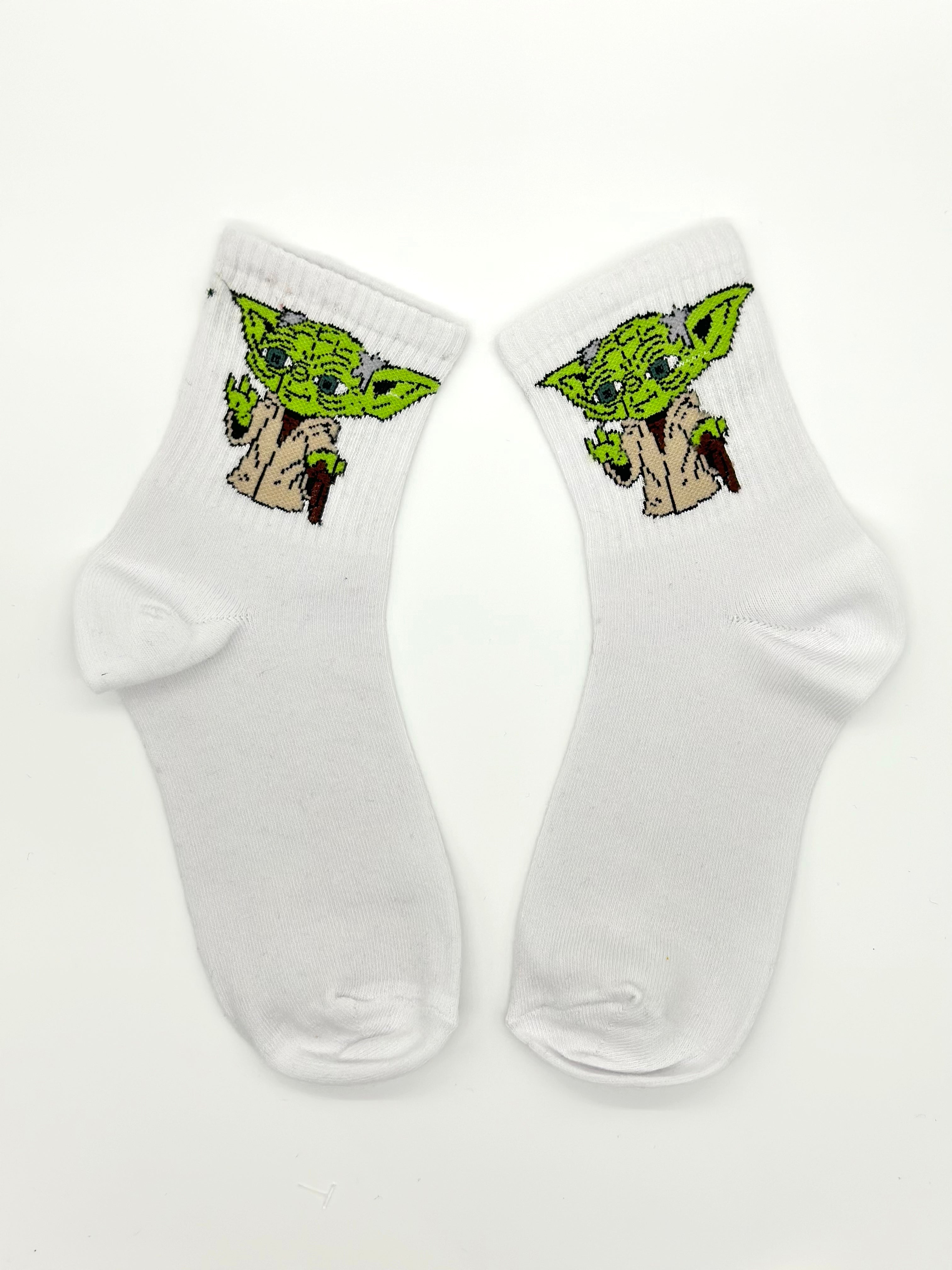 Bijele čarape s dizajnom Baby Yode, savršene za ljubitelje Star Warsa