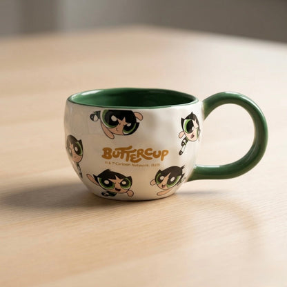 Bijela keramička šalica s zelenim unutrašnjim dijelom i drškom s ilustracijama Buttercup iz Powerpuff Girls