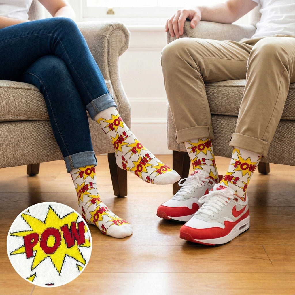 Bijele čarape WHITE POW ČARAPE s crtanim eksplozijama u žuto-crveno