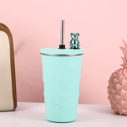 Mint-coloured tumbler with metal straw and bear figurine in Bear Termos Čaša