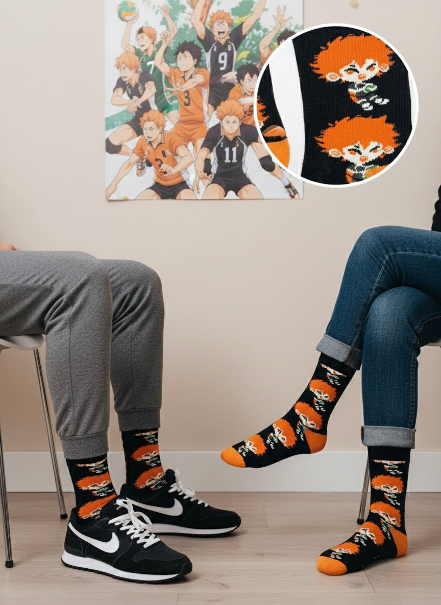 Crne čarape HAIKYU s narančastim crtanim likovima i vrhovima