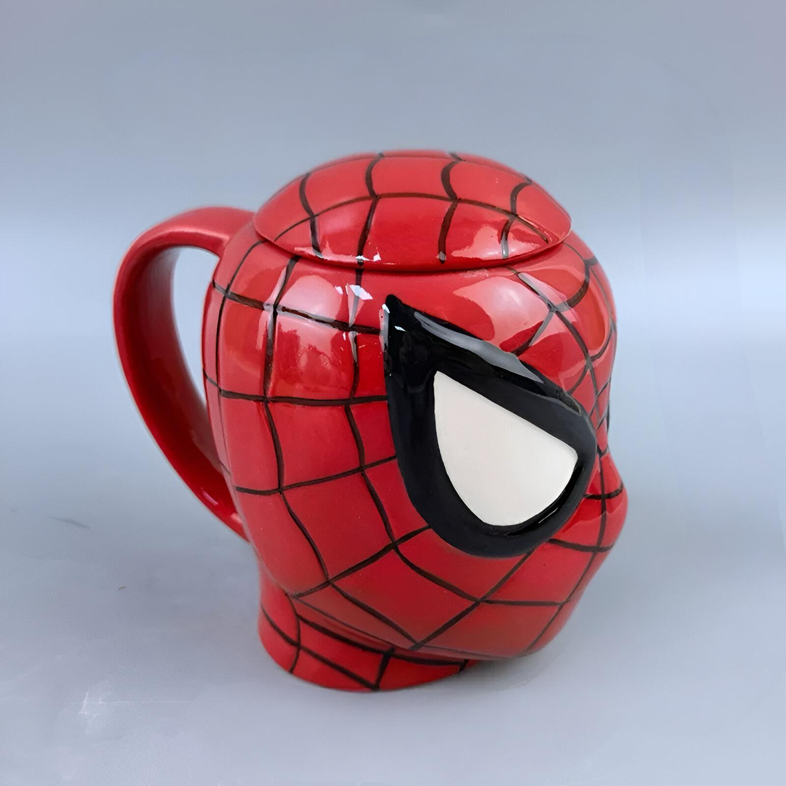 Crvena Spider-Man šolja, idealna za ljubitelje Marvelovih likova