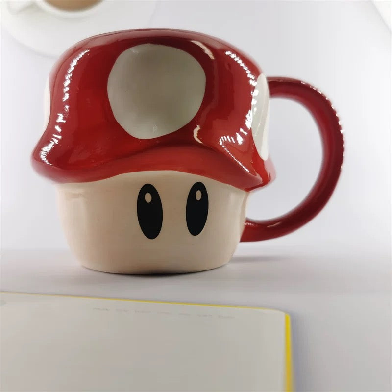 Crvena šolja u obliku gljive iz SUPER MARIO KERAMIČKA kolekcije