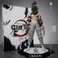 Demon slayer gyutaro figure 30 cm mišićavi lik s crno zelenom kosom držeći dvije zakrivljene oštrice