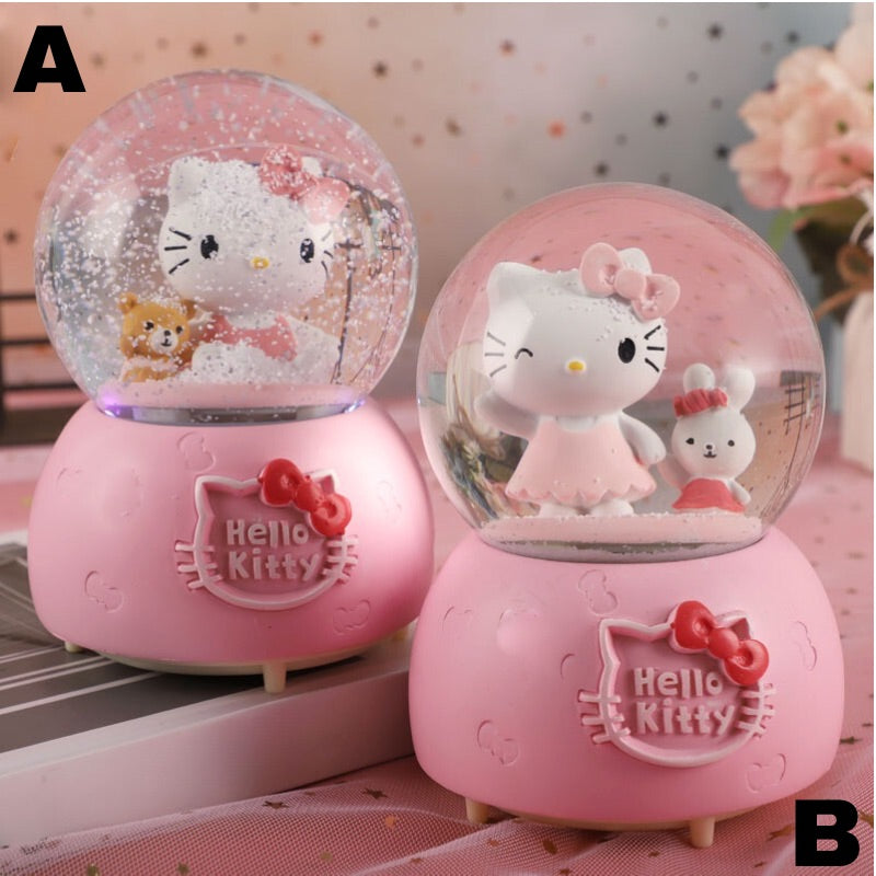 Dve ružičaste Hello Kitty ukrasne kugle u dekorativnom setu HELLO KITTY KUGLA 2