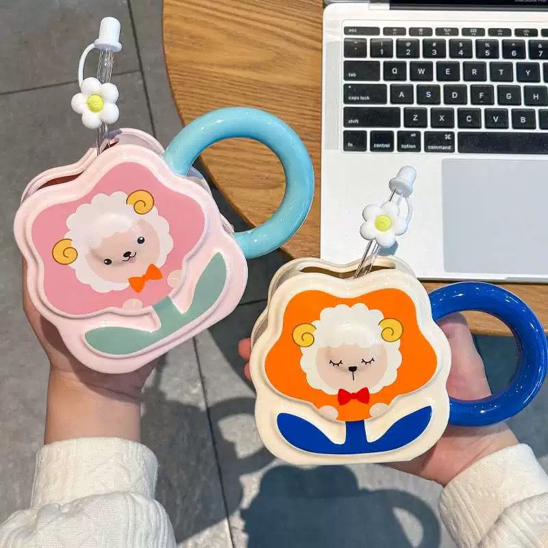 Dva cvijetna boca s dizajnom ovce iz SHEEP KERAMIČKA ŠOLJA SA SLAMKOM