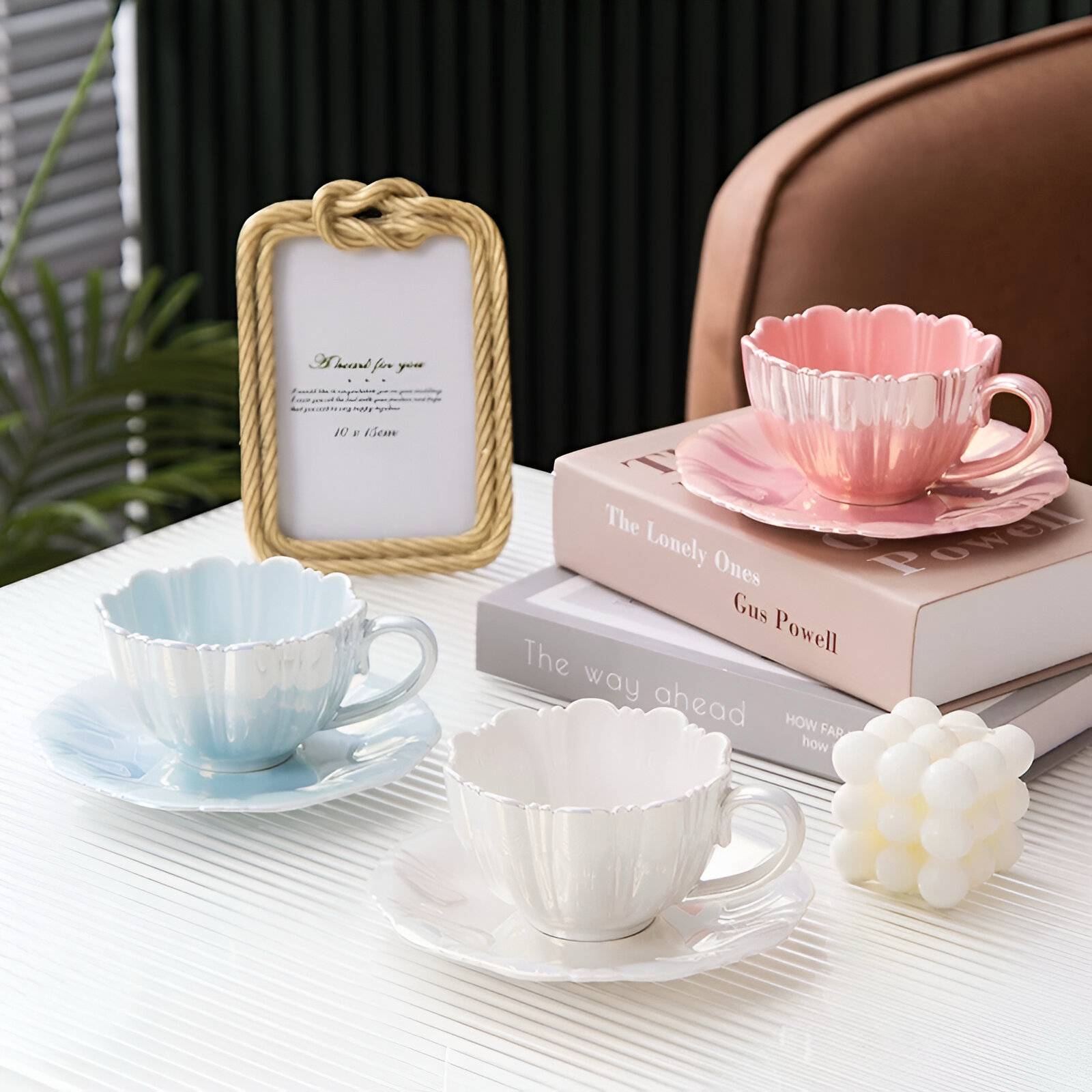 Elegantna Vintage Keramička Šolja i tanjurić iz keramičkog seta čajnik