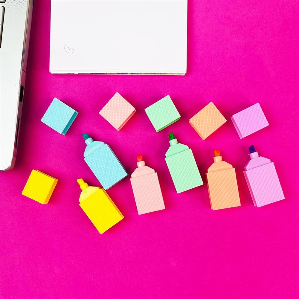 Set šarenih marker s poklopcima pod nazivom WAFER WAFFLE MARKER