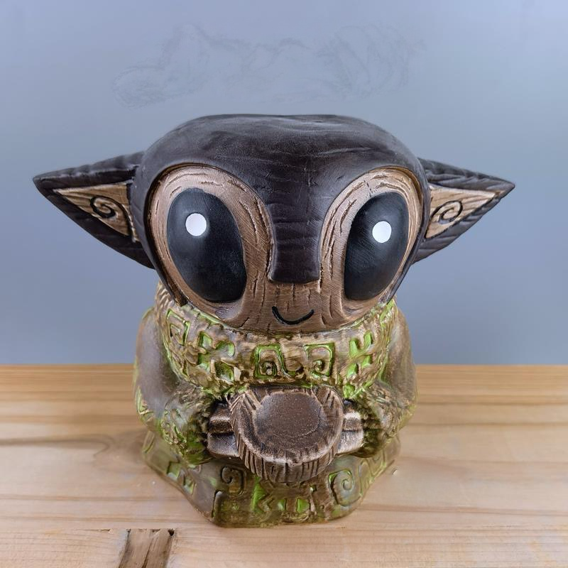 Grogu-inspired planter iz BABY YODA KERAMIČKA ŠOLJA, savršeno za ljubitelje Yode