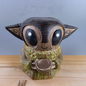 Grogu-inspired planter iz BABY YODA KERAMIČKA ŠOLJA, savršeno za ljubitelje Yode
