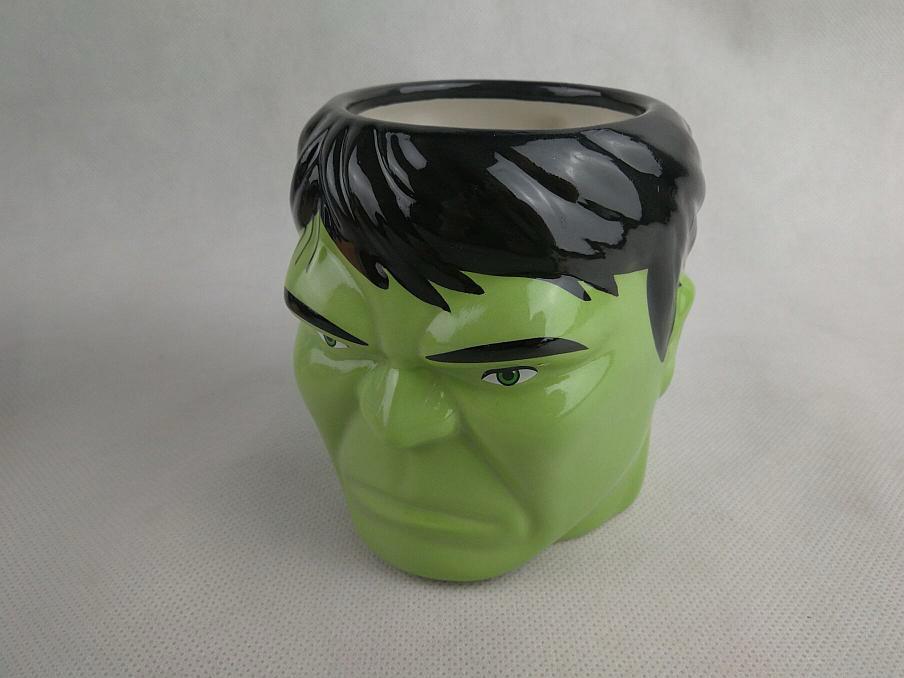Hulk keramička šolja s motivom Hulkove glave, savršena za keramički set čajnik