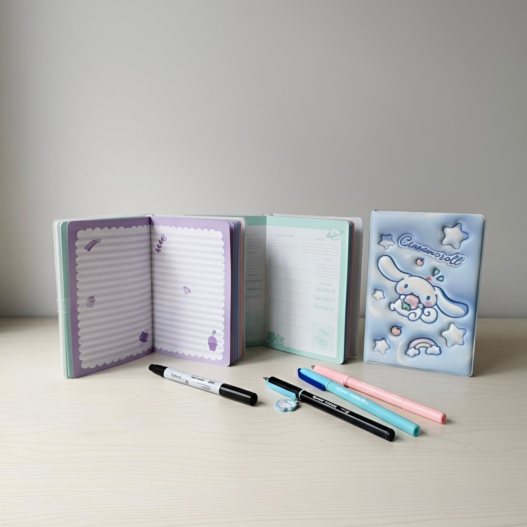 Lavender i bijeli pastelni notes s oblacima i crnim marker setom, CINNAMOROLL PLANER ROKOVNIK A5