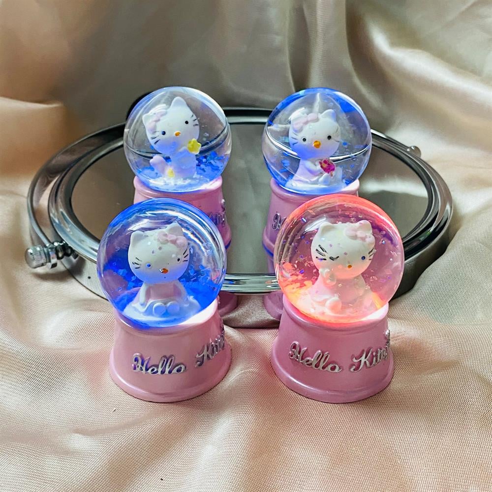 Četiri Hello Kitty kugle u prekrasnom Hello Kitty Kugla dizajnu