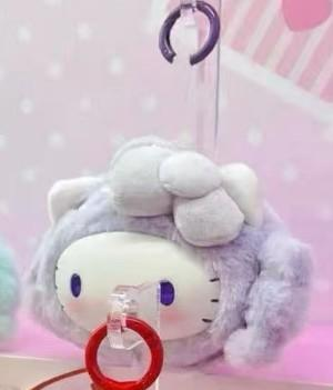 Hello kitty plišani privjesak u lavanda boji s mekanim bijelim mašnom i plavim očima