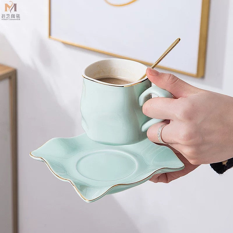 Mint green keramički set s čajnikom, šolja i kašika s zlatnim obrubom