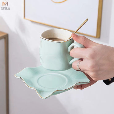 Mint green keramički set s čajnikom, šolja i kašika s zlatnim obrubom
