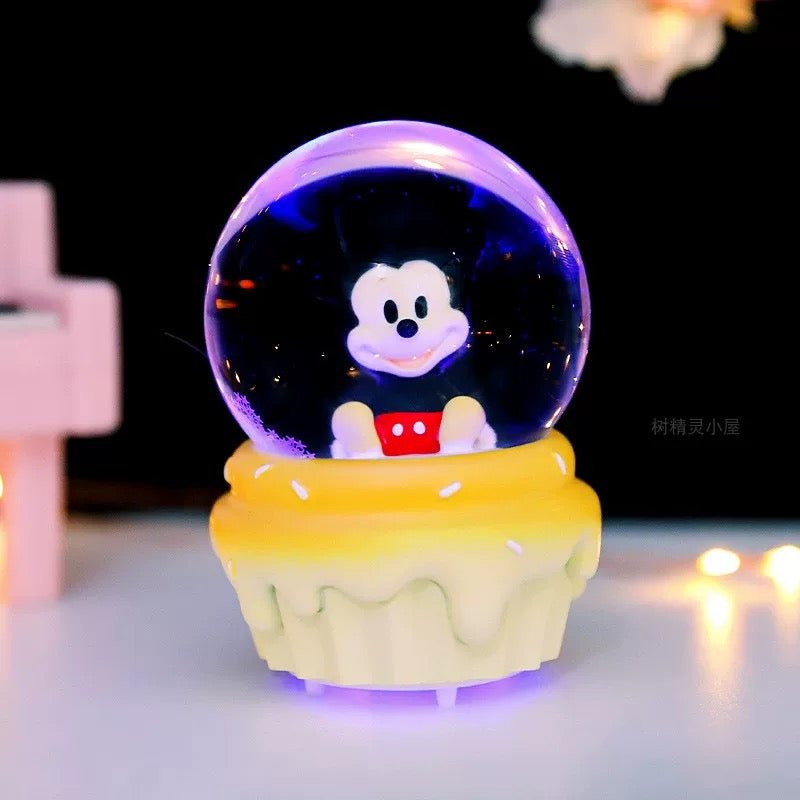 Mickey Mouse ukrasna kugla dekorativna na bazi cupcakea za kolekcionare
