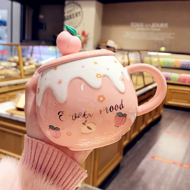 Peach-themed keramička šolja set s poklopcem u BRESKVA KERAMIČKA ŠOLJA SET