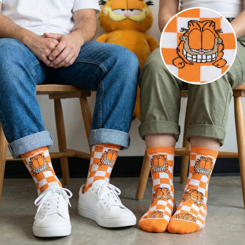 Narančasto-bijele karirane čarape Garfield s osmjehnutom mačkom