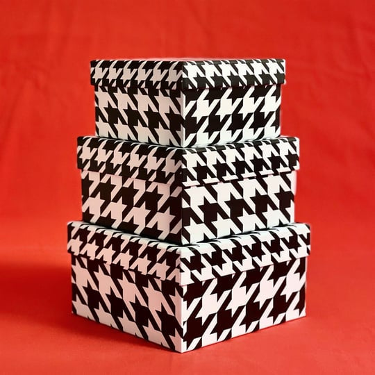 Stackane kutije u houndstooth uzorku, savršena ukrasna kutija za svaki interijer