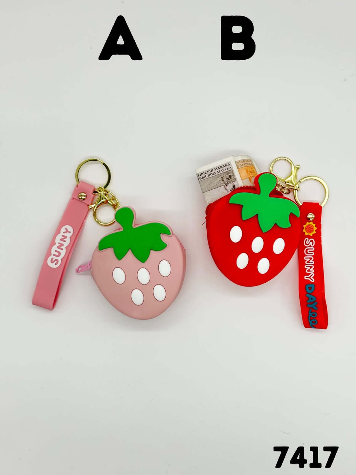 Strawberry-shaped coin purses with keychains from JAGODA PRIVJESAK collection
