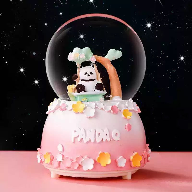 Panda kugla s cvjetnim detaljima, savršena ukrasna kugla za svaki interijer