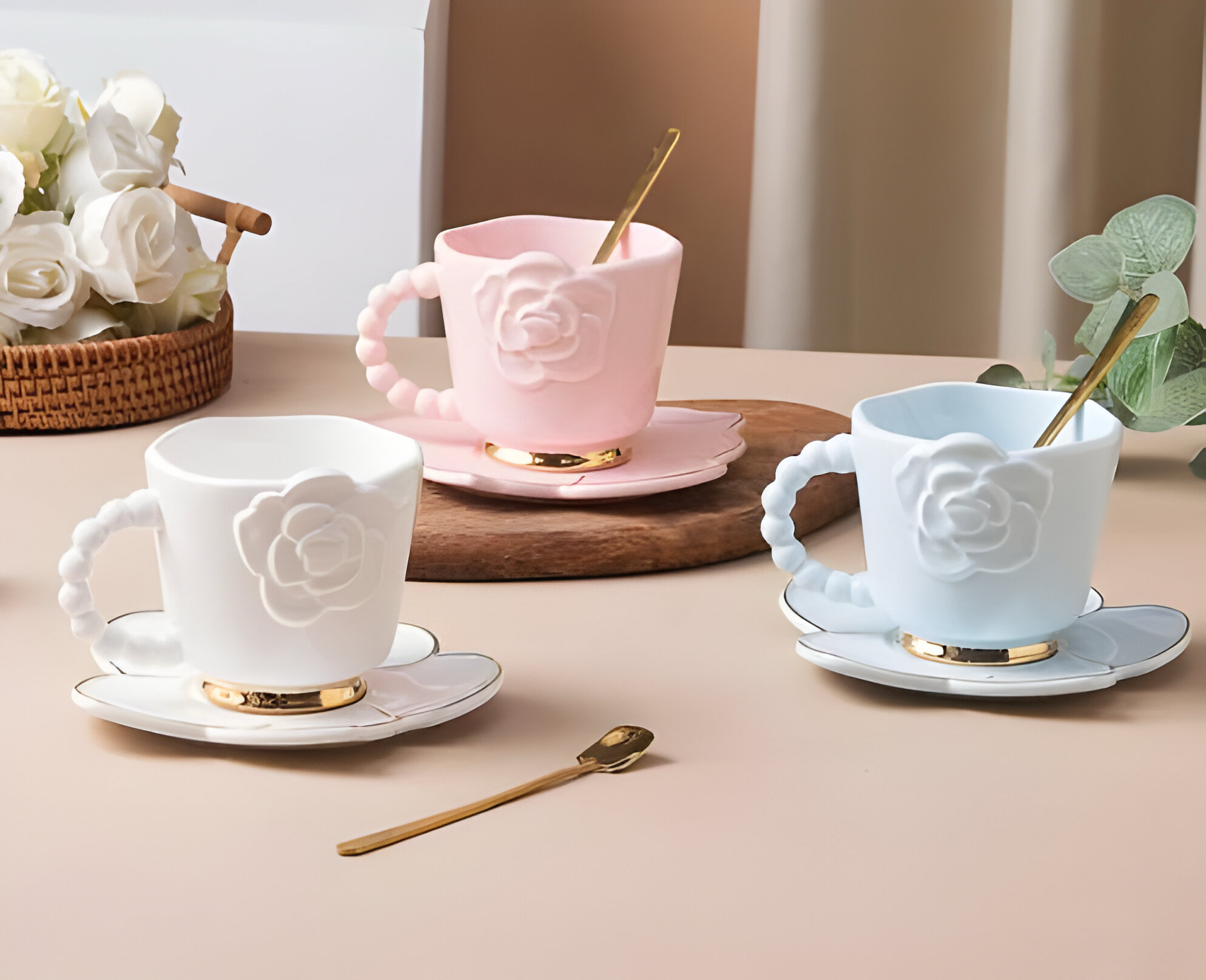 Pastel ružičasti keramički set čajnik ROSE PEARL s čašama i kašikama