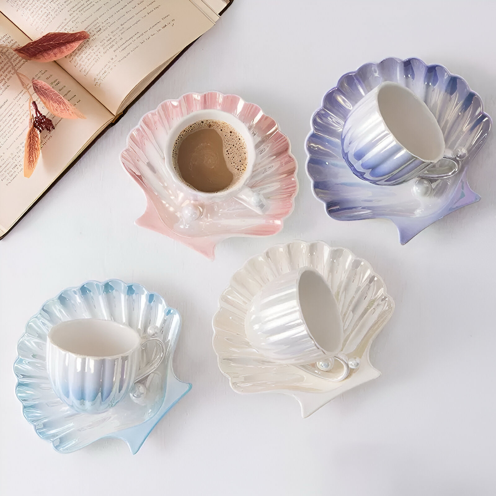 Pastel seashell teacup set in Vintage Pearl Keramička Šolja + Podmetač design