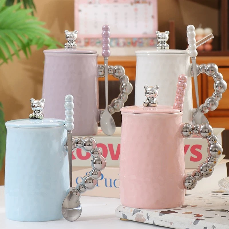 Pastelne keramičke šolje s poklopcem medvjed i perlicama iz Pearl Bear kolekcije