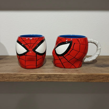 Spiderman keramička šolja s crveno-plavim mrežastim dizajnom