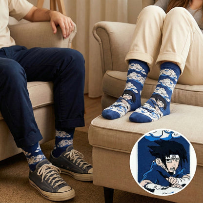Plave SASUKE NARUTO čarape s piksel umjetničkim dizajnom Uchihe i oblacima