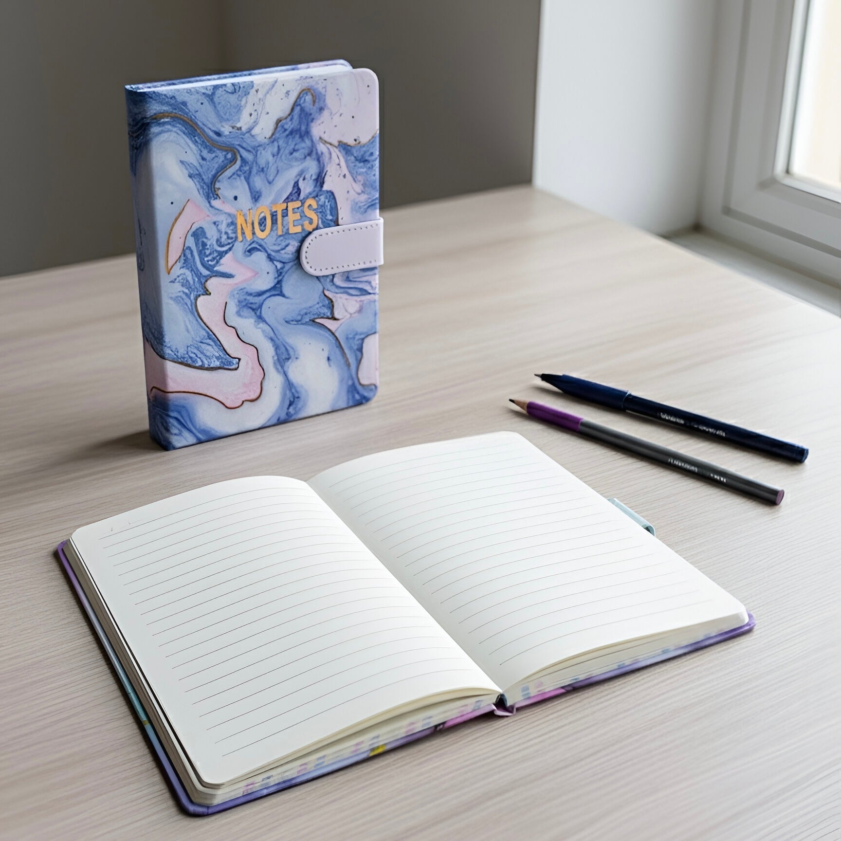 Plavi bijeli mramorni notes Paint Art Rokovnik s magnetom A5, zlatni detalji