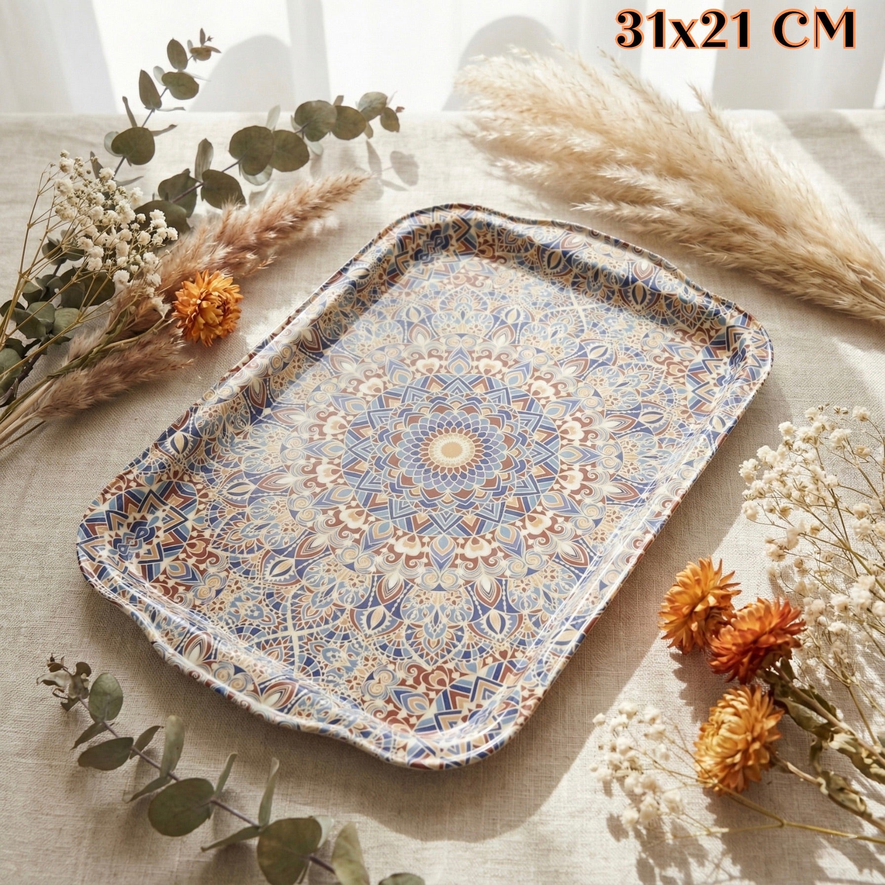 Tradicionalna metalna tacna s mandala uzorkom u plavim, bež i smeđim tonovima