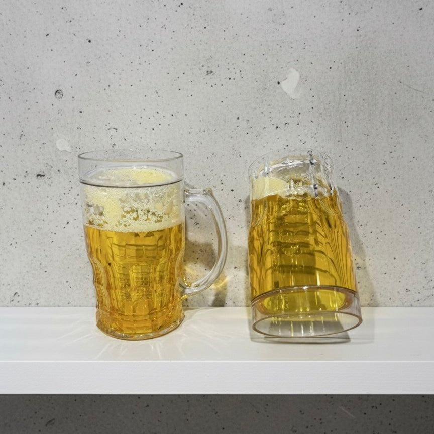 Staklena šalica FAKE BEER PIVO LEDENA s teksturom i zlatnom tekućinom