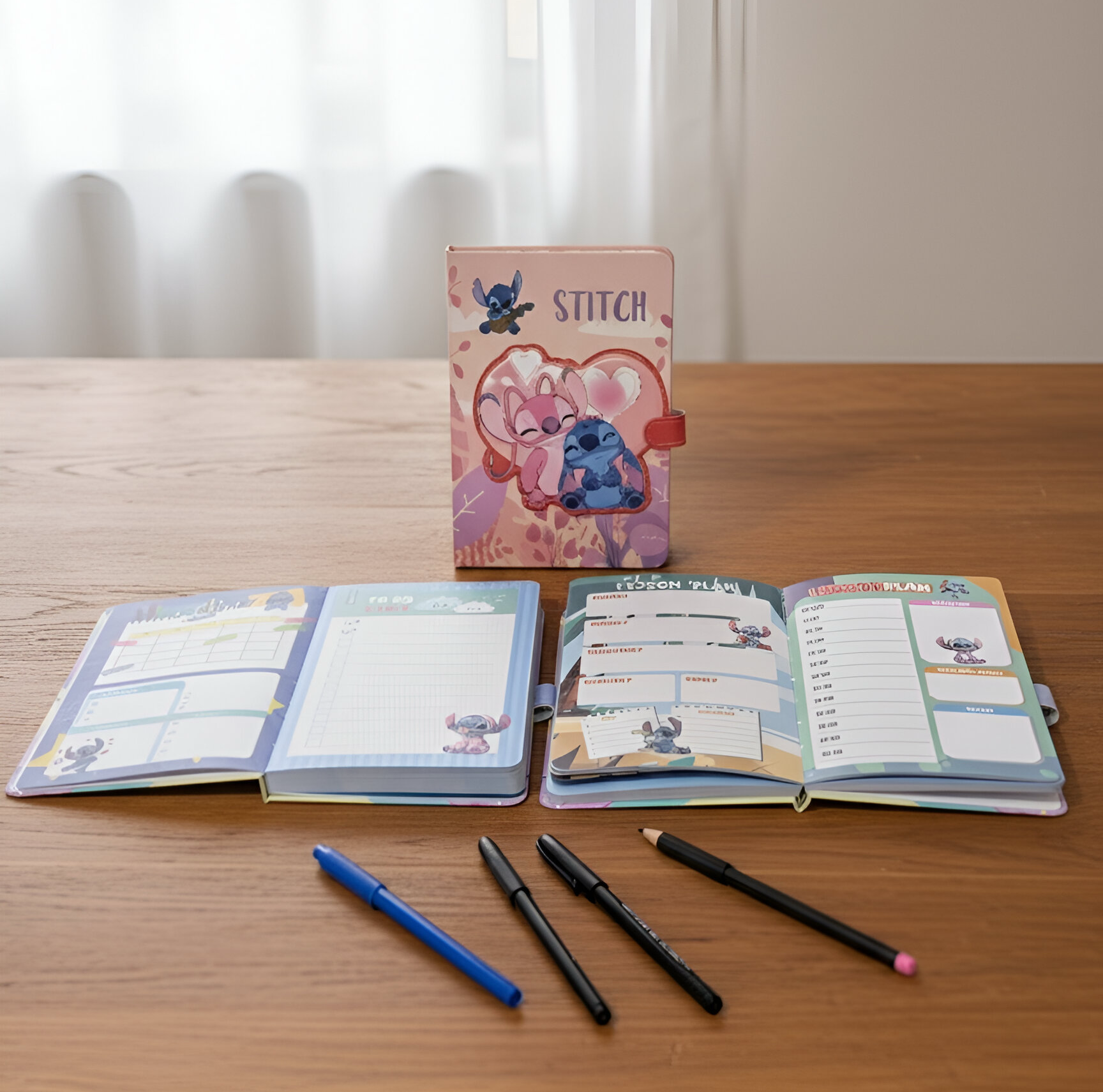 Roza Stitch rokovnik A5 s tvrdim koricom i pretincima za organizaciju