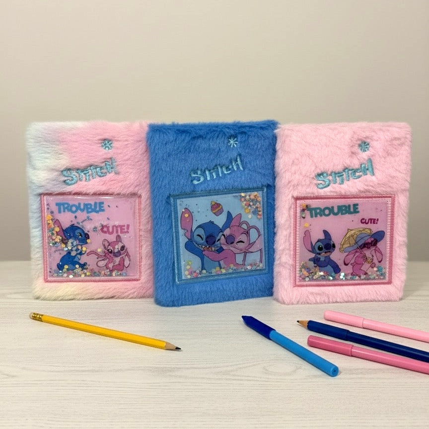 Roza naborani Stitch rokovnik A5 s plavobijelim dizajnom i Trouble Cute tekstom