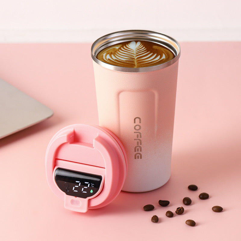 Pink coffee tumbler with temperature display lid from PAMETNA LED TERMOS ČAŠA 380 ml