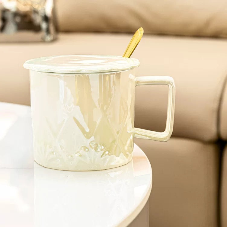 Iridescent Vintage Keramička Šolja Set s poklopcem i zlatnom kašikom