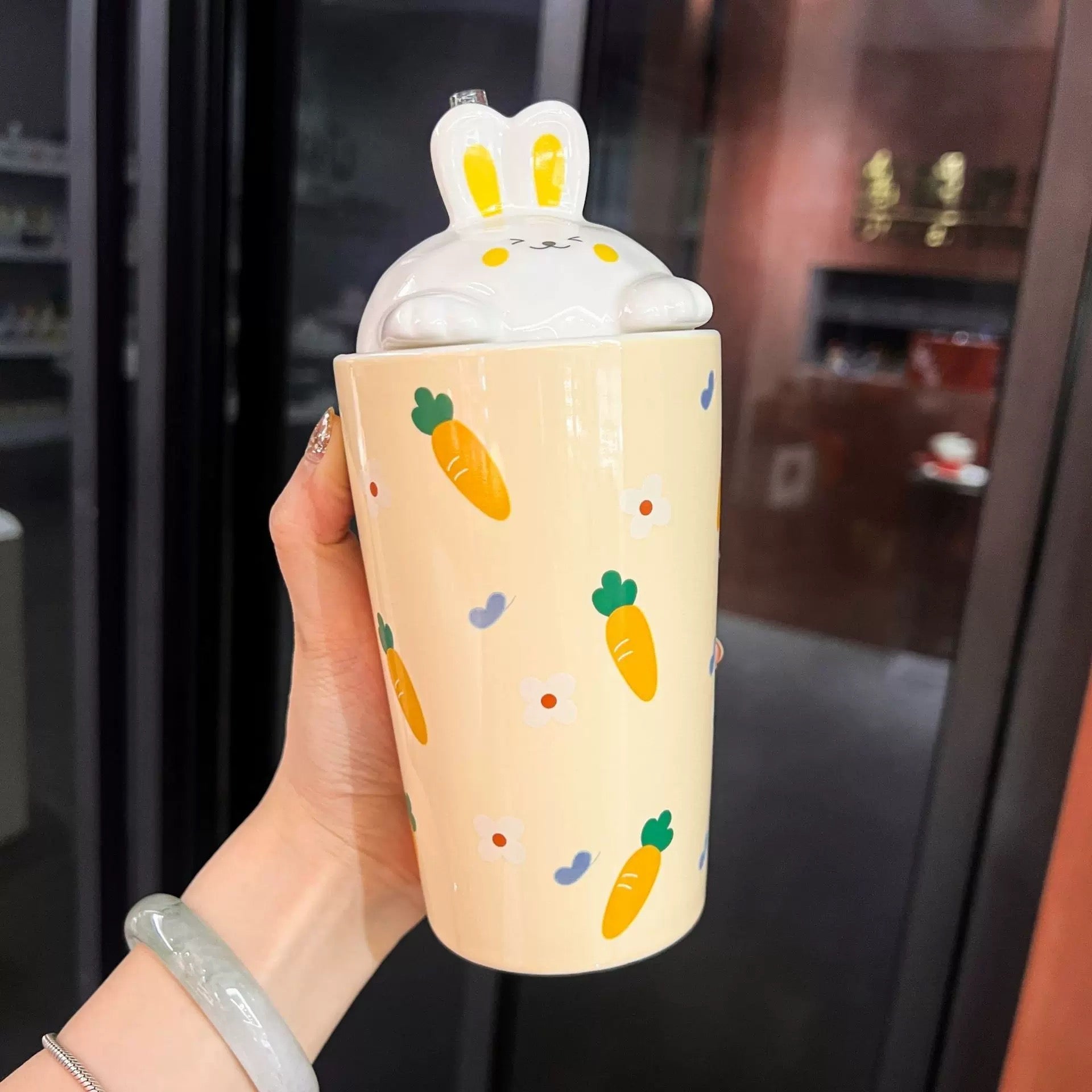 Keramička čaša s uzorkom mrkve i poklopcem s zecom, dio Fruits keramičkog seta