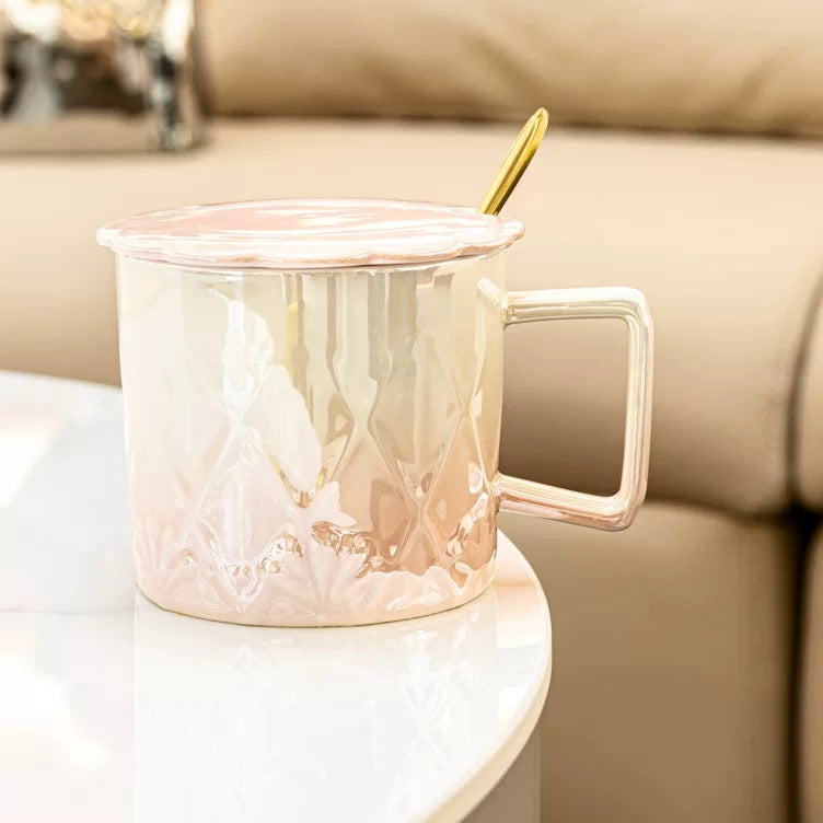 Iridescent Vintage Keramička Šolja Set s poklopcem i zlatnom kašikom