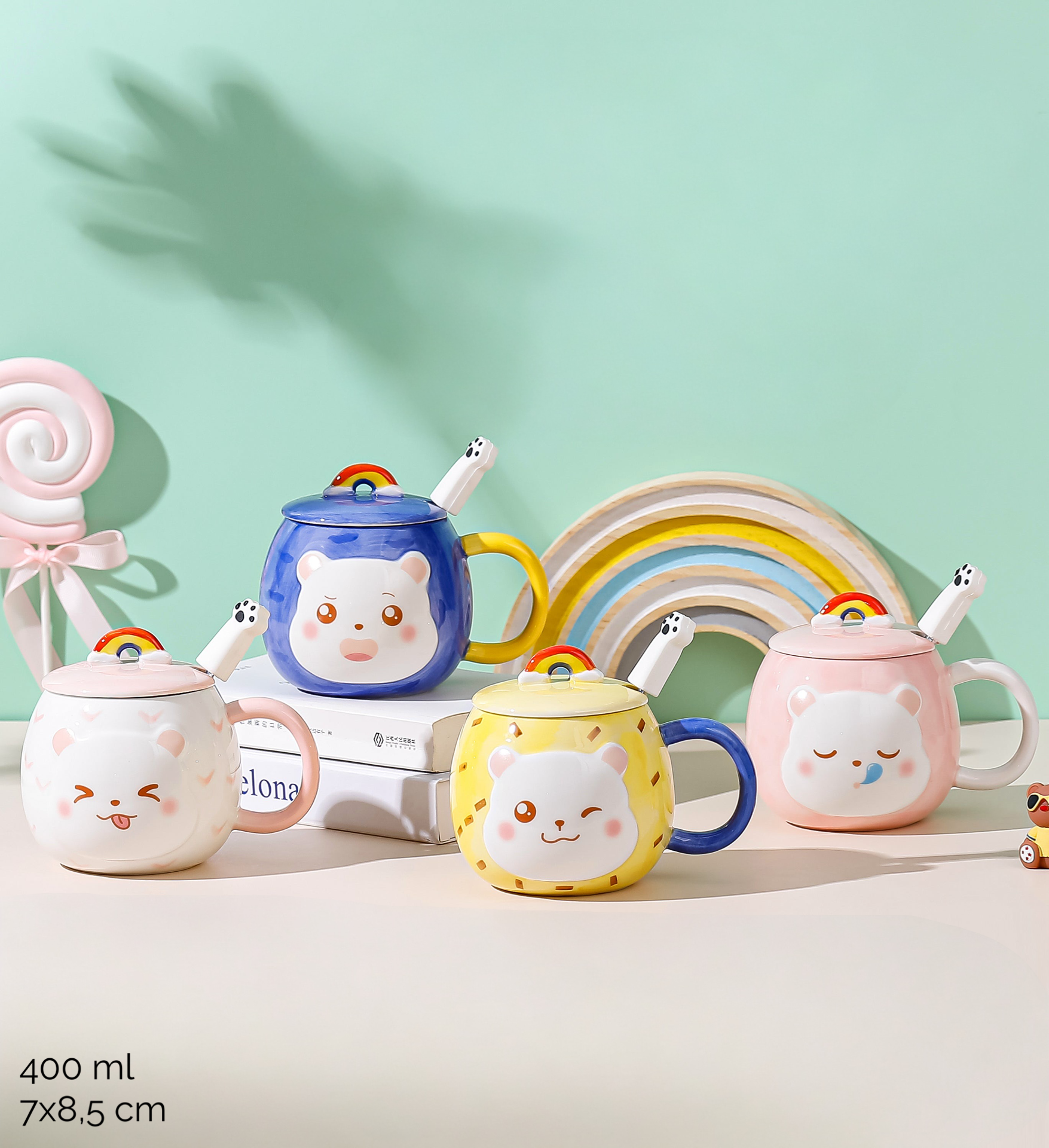 Šarena keramička šolja s poklopcem i kašikom u obliku životinja