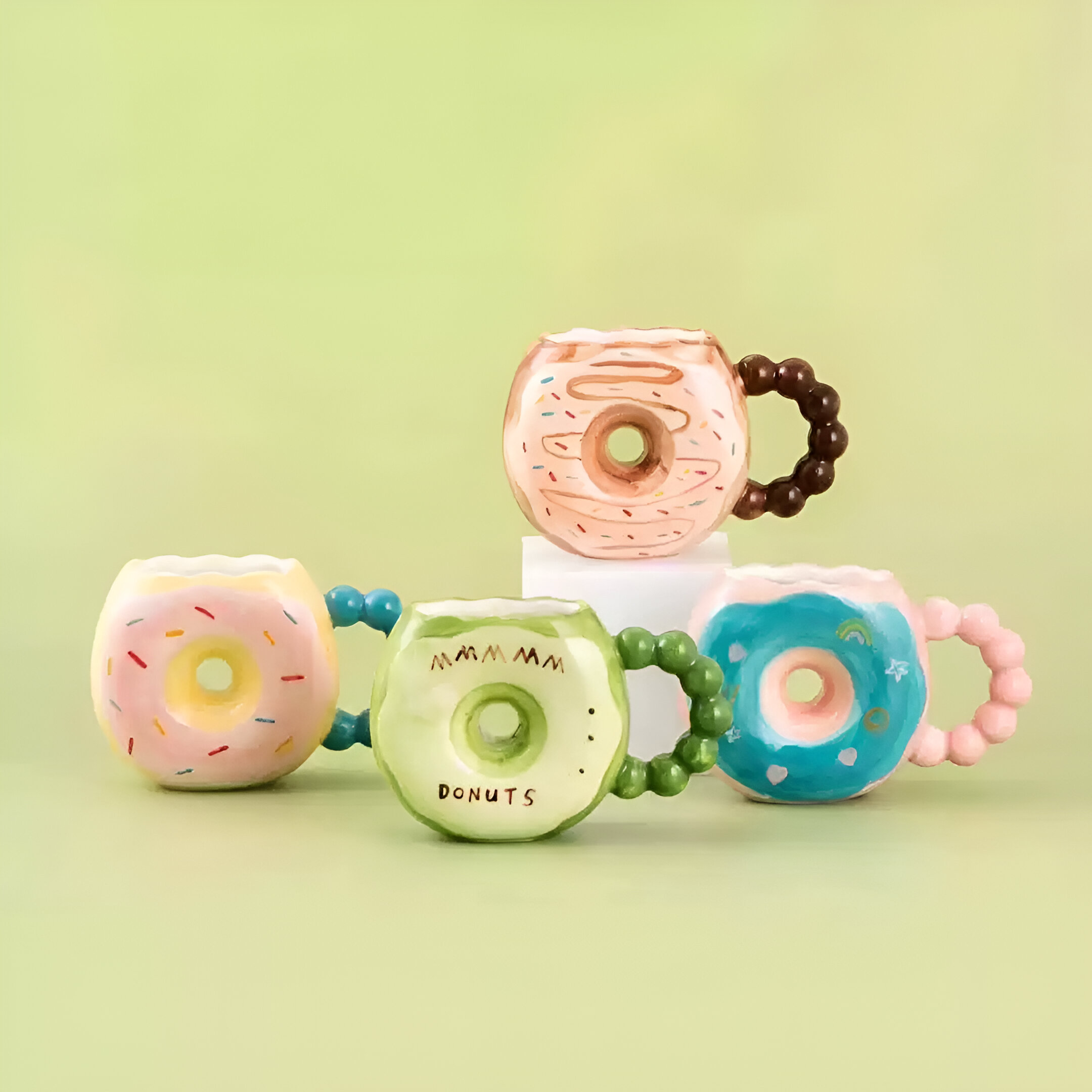 Šarena donut keramička šolja iz DONUTS KERAMIČKA ŠOLJA seta za čajnik